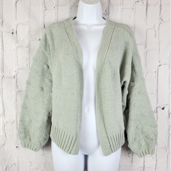 moon & madison Sweaters - 🖤Moon & Madison sage green balloon dot sleeve cardigan sweater